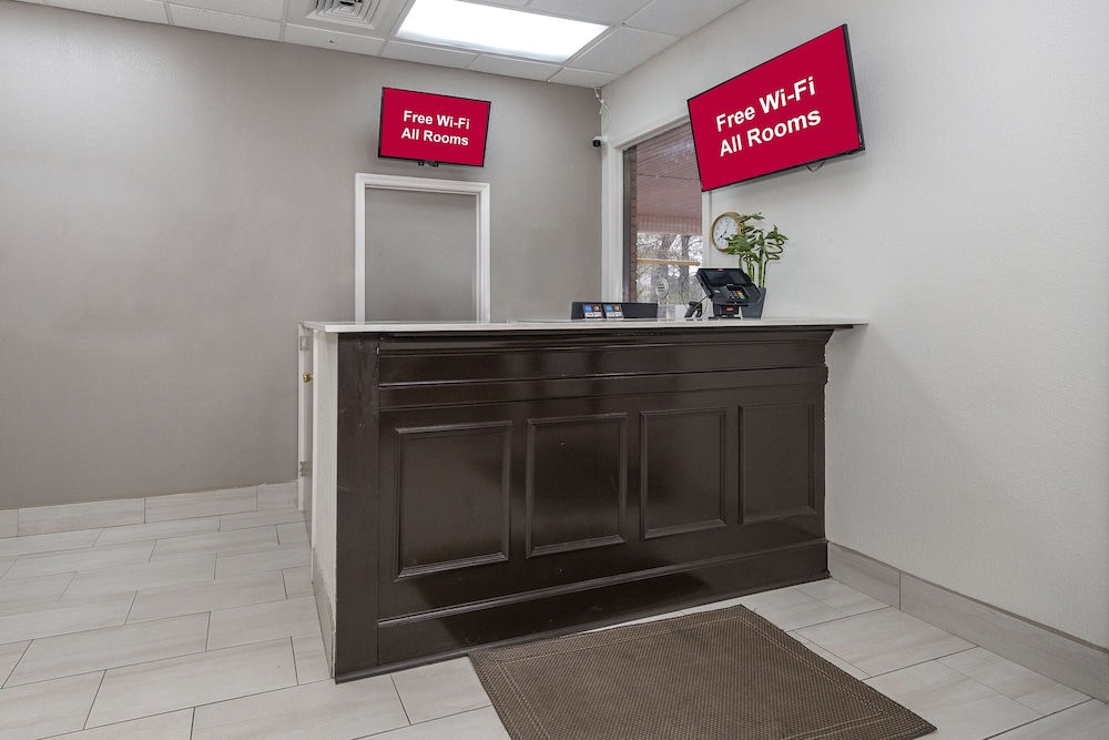 Red Roof Inn Bay Minette - photo 5