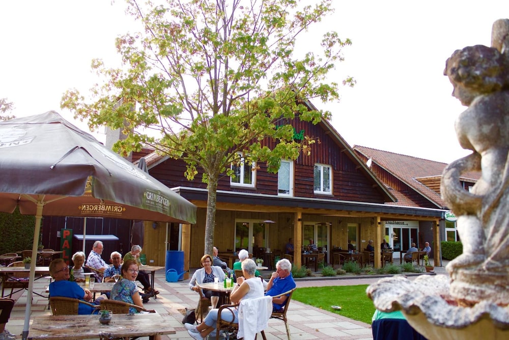 Hotel De Kruishoeve — hotel in Vught