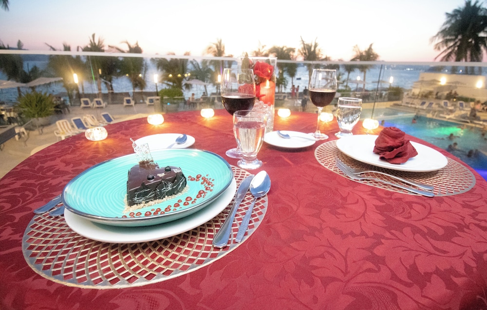 Couples dining