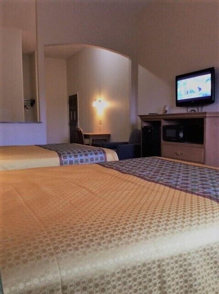 Texas Inn Weslaco - photo 27