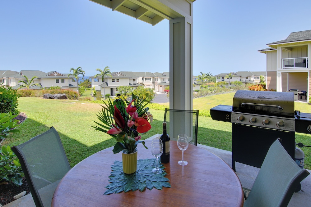 Tropical Kona Resort Townhome Patio Ocean Views — Kailua Kona