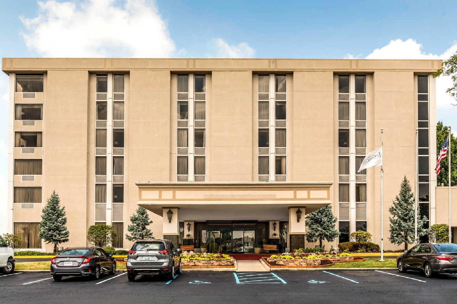 Clarion Hotel Airport