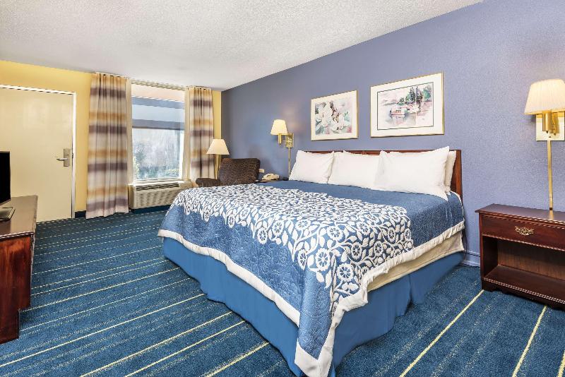 Days Inn by Wyndham South Hill - photo 4