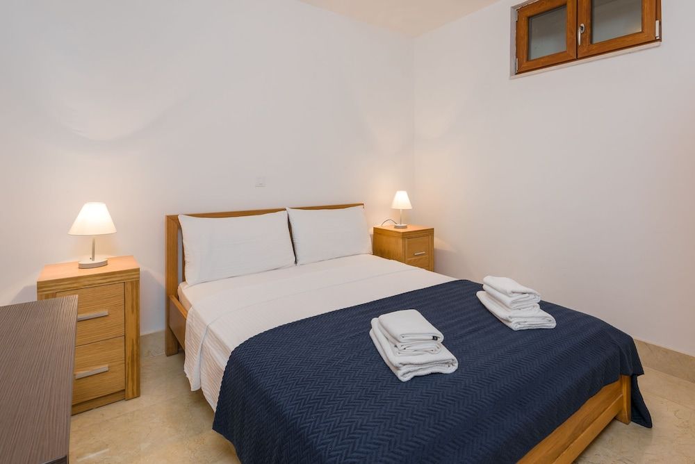 SeaEsta apartment Pool and Beach — 4-Star Luxury Hotel in Slatine, Croatia