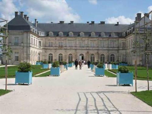 H Tel Restaurant Henri Iv — Champlitte
