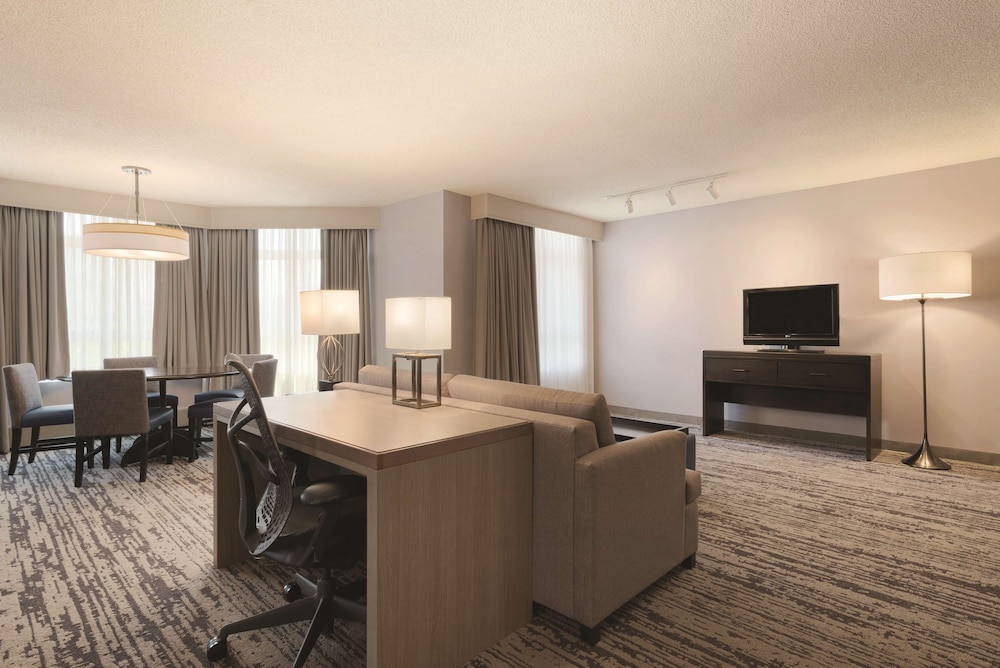 Embassy Suites by Hilton Atlanta at Centennial Olympic Park - photo 28