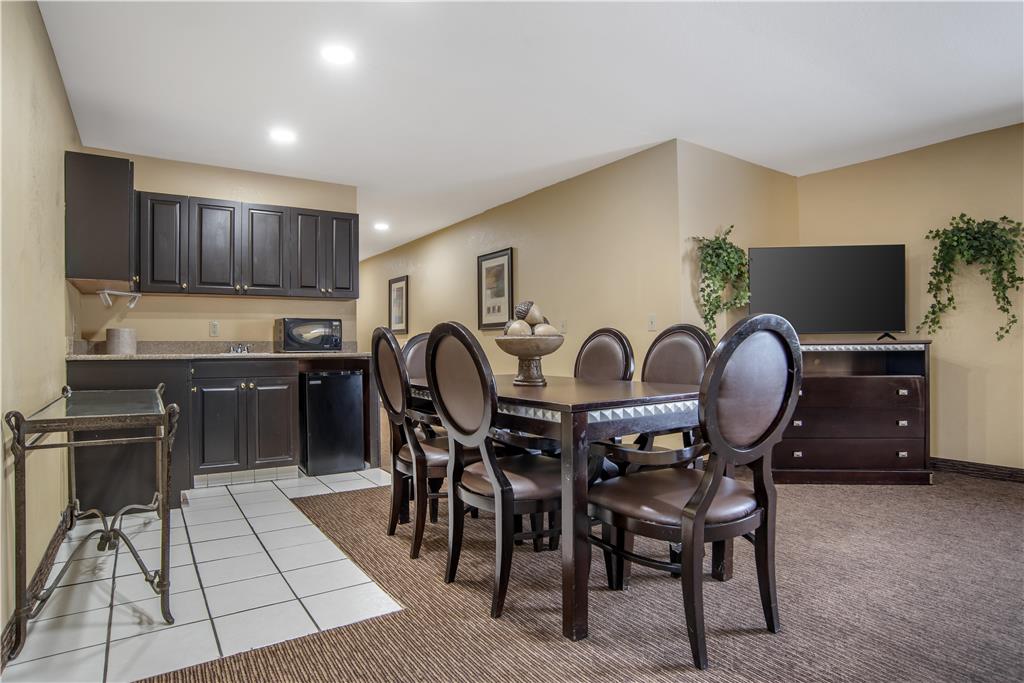 Best Western Plus Bessemer Hotel & Suites - photo 24