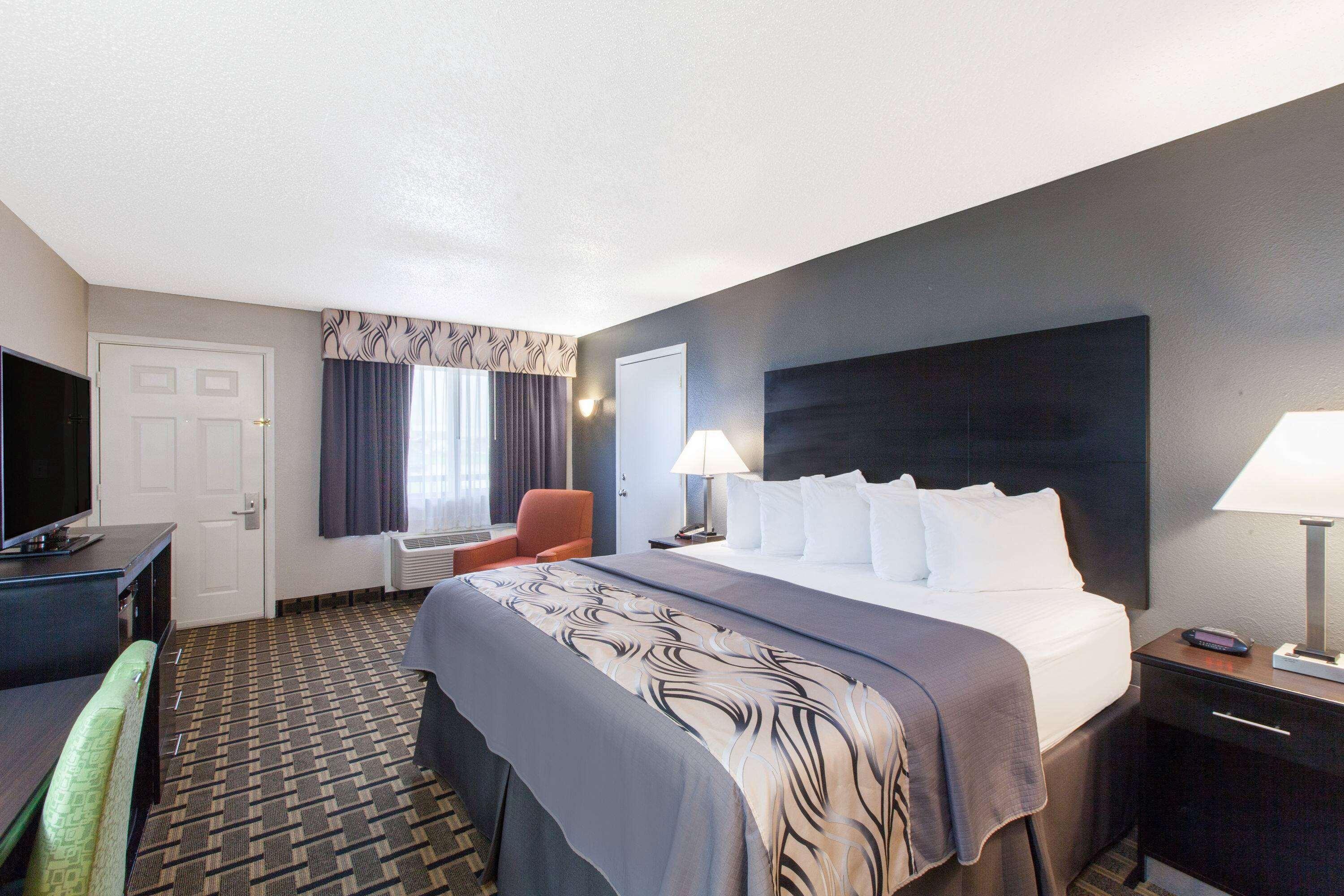 Days Inn by Wyndham Ennis - photo 21