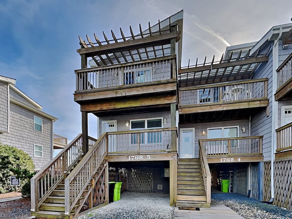 Pelican Nest — 4-Star Luxury Hotel in Sneads Ferry, United States