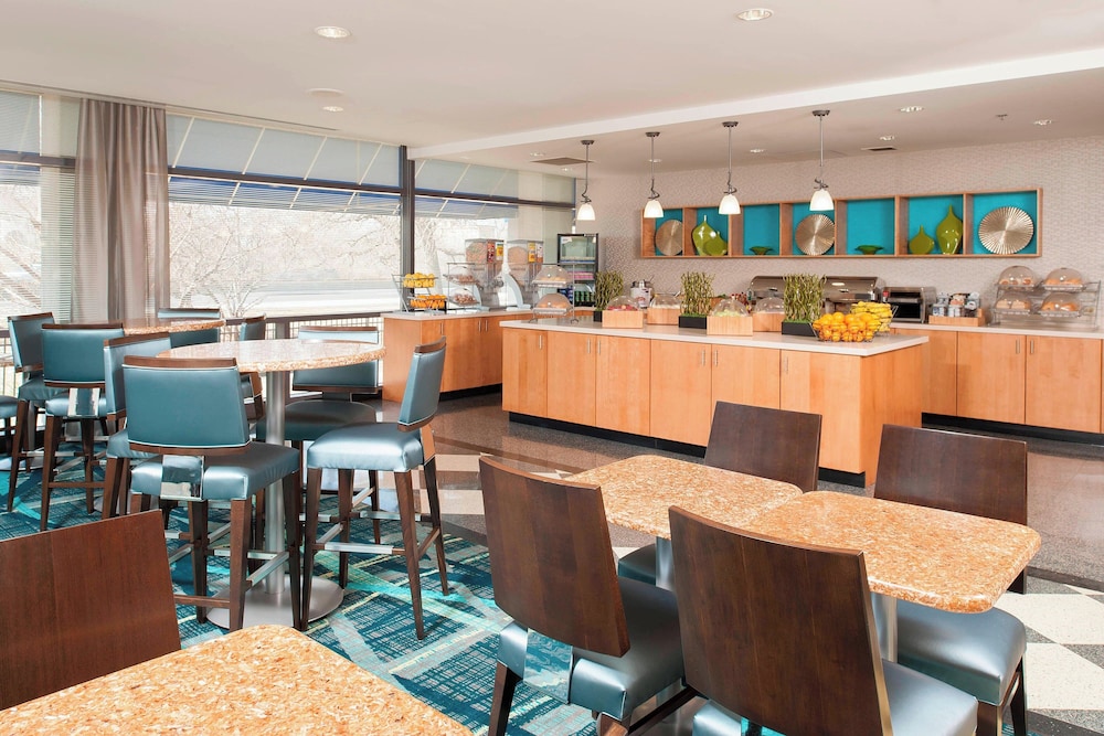 SpringHill Suites Chicago O'Hare by Marriott - photo 40