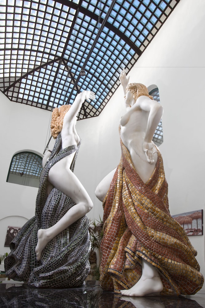 Tharroe of Mykonos in Mykonos, Greece