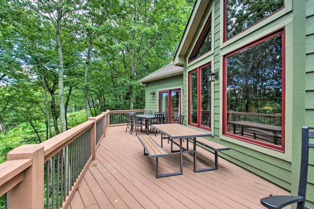 Luxe Wintergreen Resort Escape with Hot Tub - photo 29