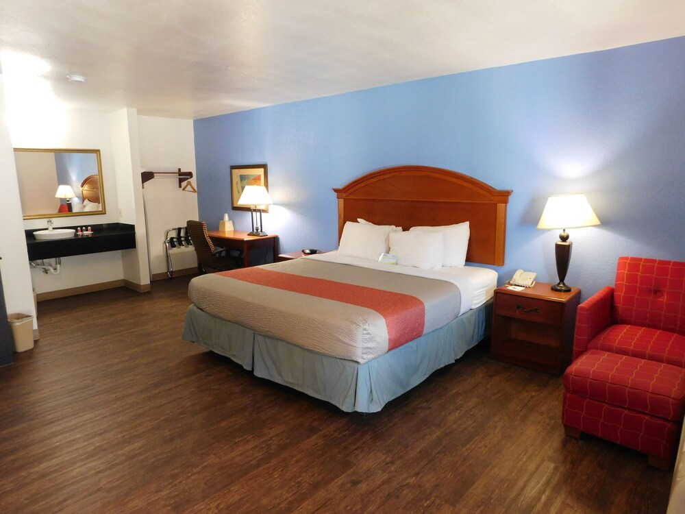 Days Inn By Wyndham Oklahoma City Nw Expressway - photo 16