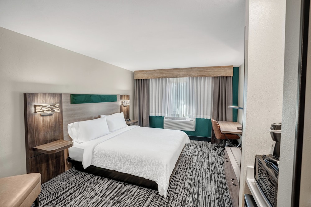Holiday Inn Express & Suites Hayward by IHG - photo 14