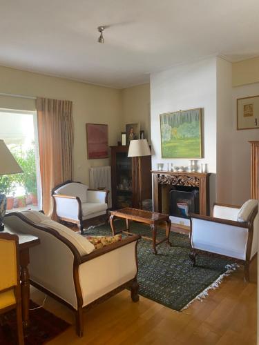 Traditional And Spacious Apartment in Neo Psychiko — 4-Star Luxury Hotel in Athens, Greece