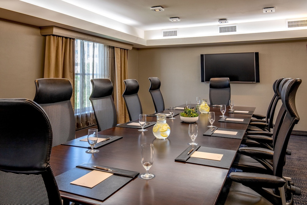 Sheraton Boston Needham Hotel - photo 21