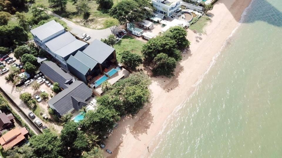 Dojo poolvilla beach resort private beach villa pet-friendly hotel Pattaya