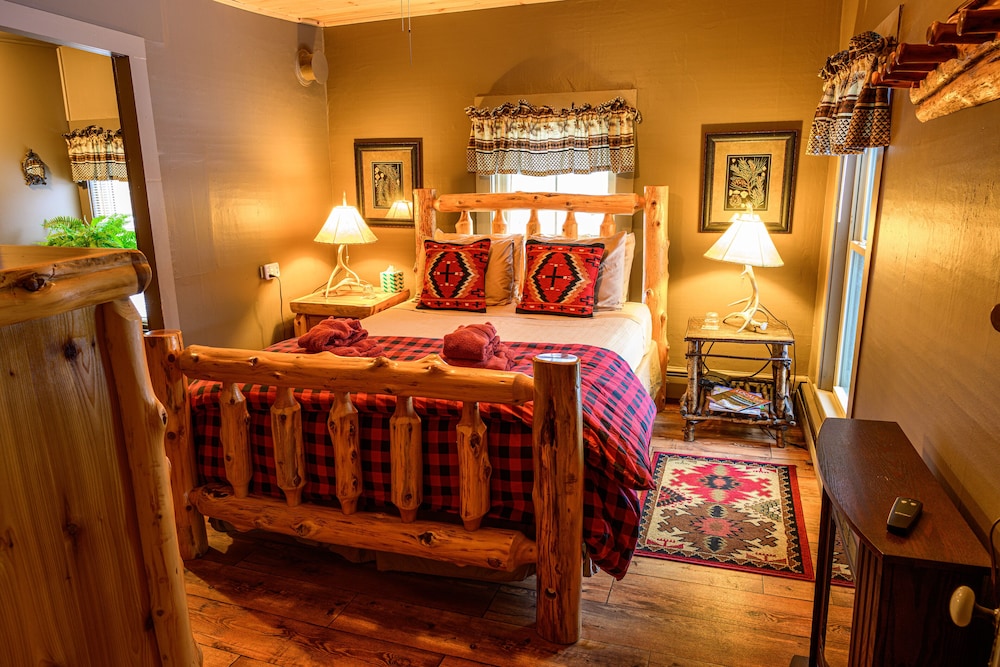 RoosterComb Inn - photo 7