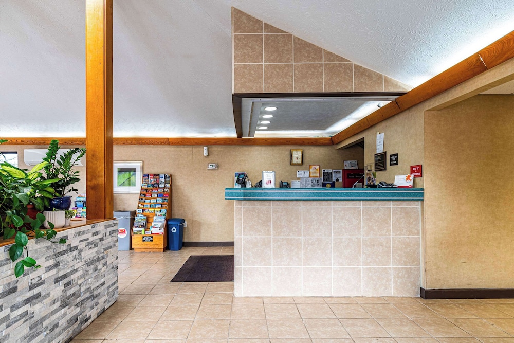 Econo Lodge Cleveland Southeast Kent - photo 5