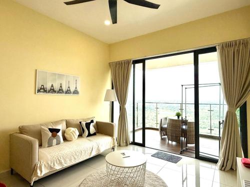 Amberside JB City View 3BR3B 10pax Top Floor at JB Central — 4-Star Luxury Hotel in Johor Bahru, Malaysia