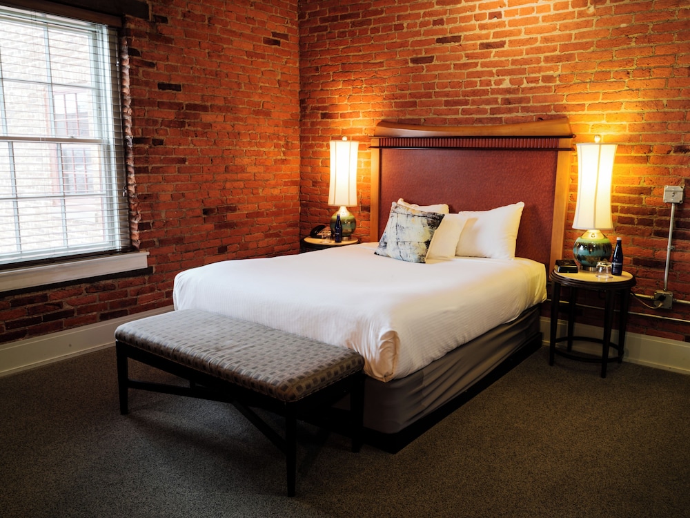Lancaster Arts Hotel - photo 13