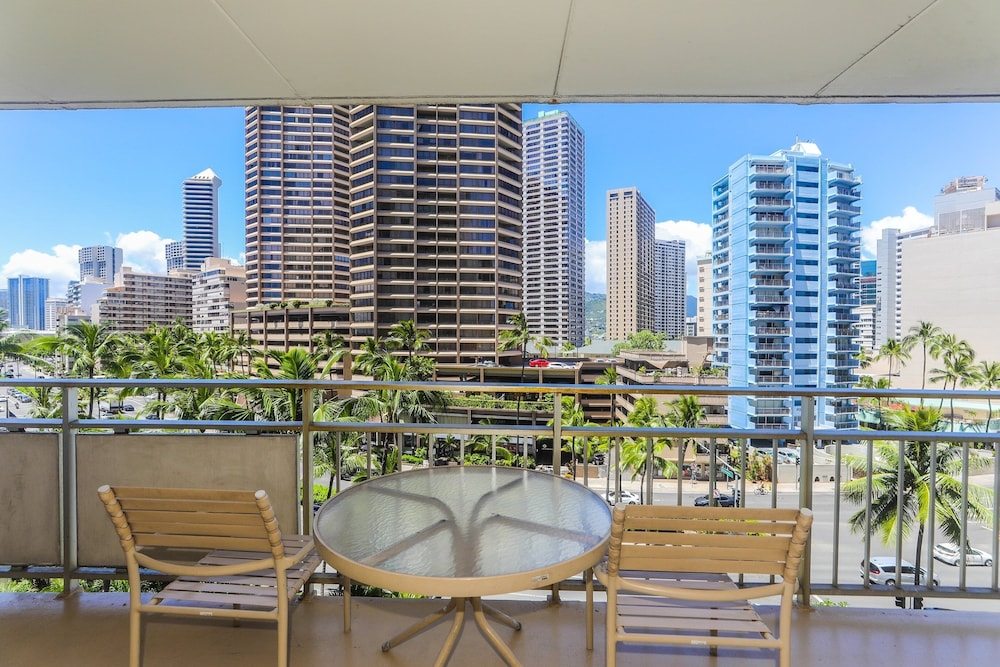 Fully Furnished Ilikai Tower 525 Condo With Free Wifi Near Best Waikiki Beaches by RedAwning - photo 33