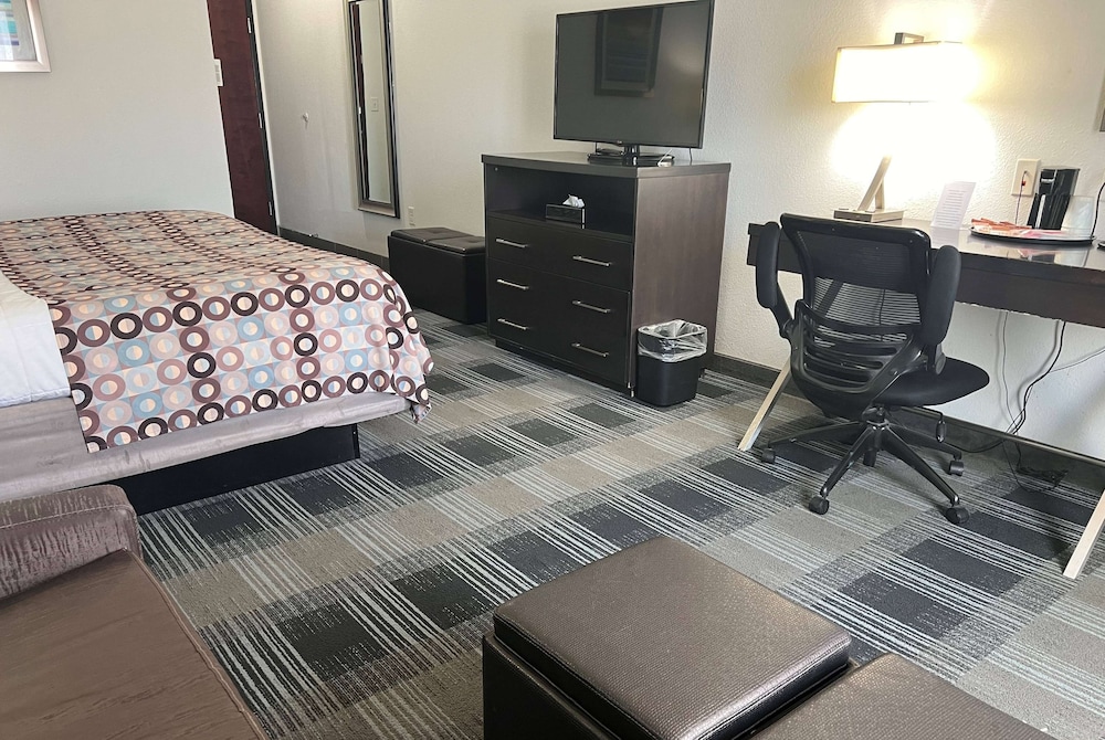 Days Inn by Wyndham Alva - photo 20