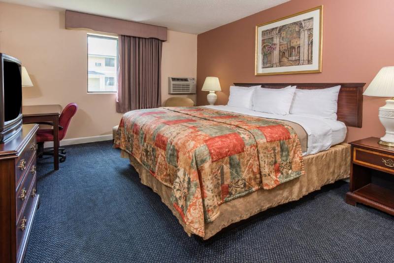 Knights Inn Wentzville MO - photo 34