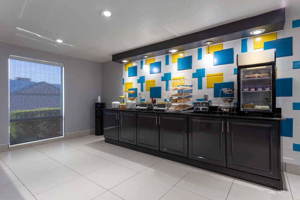 La Quinta Inn & Suites by Wyndham Columbus West Hilliard - photo 31