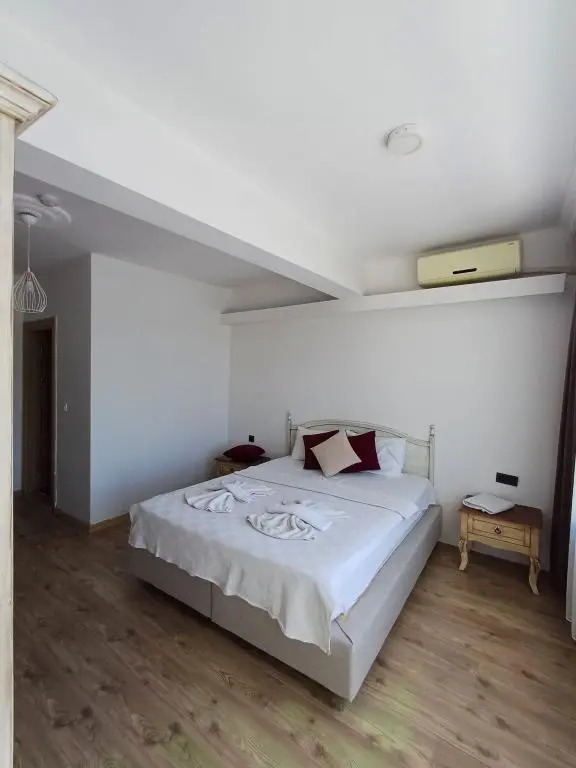 Renos Otel Lounge in Seferihisar, Turkey