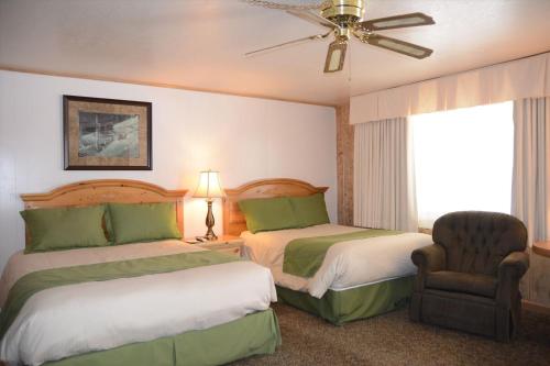 June Lake Motel - photo 4