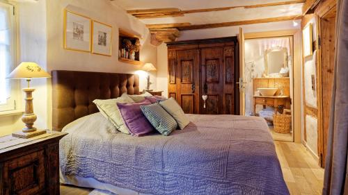 Remparts de Riquewihr Le Petit Loup — 5-Star Luxury Hotel in Riquewihr, France
