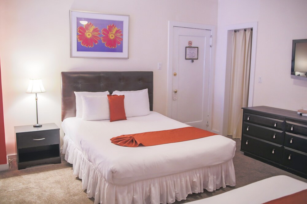 Royal Park Hotel and Hostel - photo 31