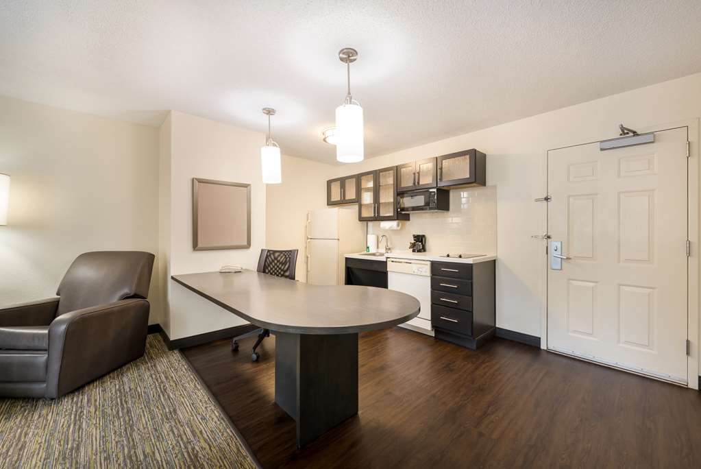 Sonesta Simply Suites Hampton - photo 9