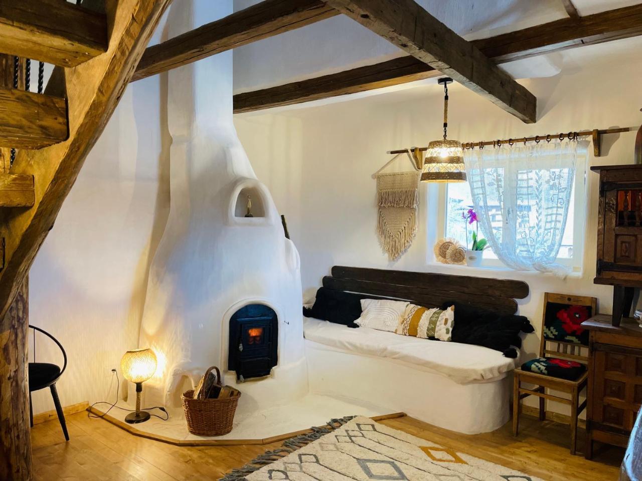 Inside The Village Wooden Hideaway 19012301 — Tunari
