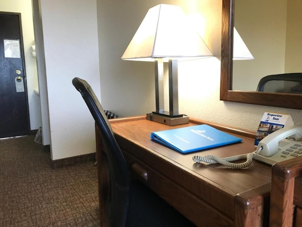Superior Inn - photo 17