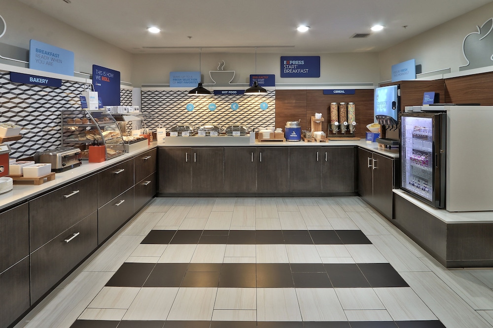 Holiday Inn Express Socorro by IHG - photo 40