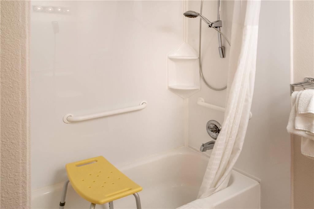 Clarion Pointe Beckley - photo 16
