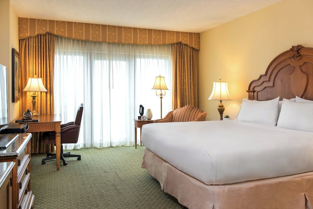 Renaissance Tulsa Hotel & Convention Center - photo 12