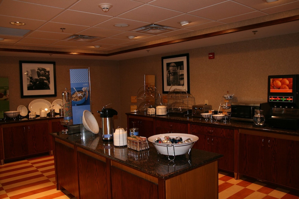 Hampton Inn & Suites Cleveland Mentor - photo 30