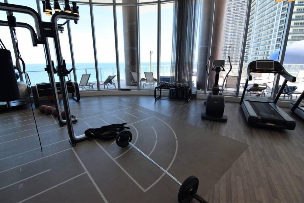 Best Ocean & Bay Views 2 Bed 2 Bath @ Hyde Resort - photo 41