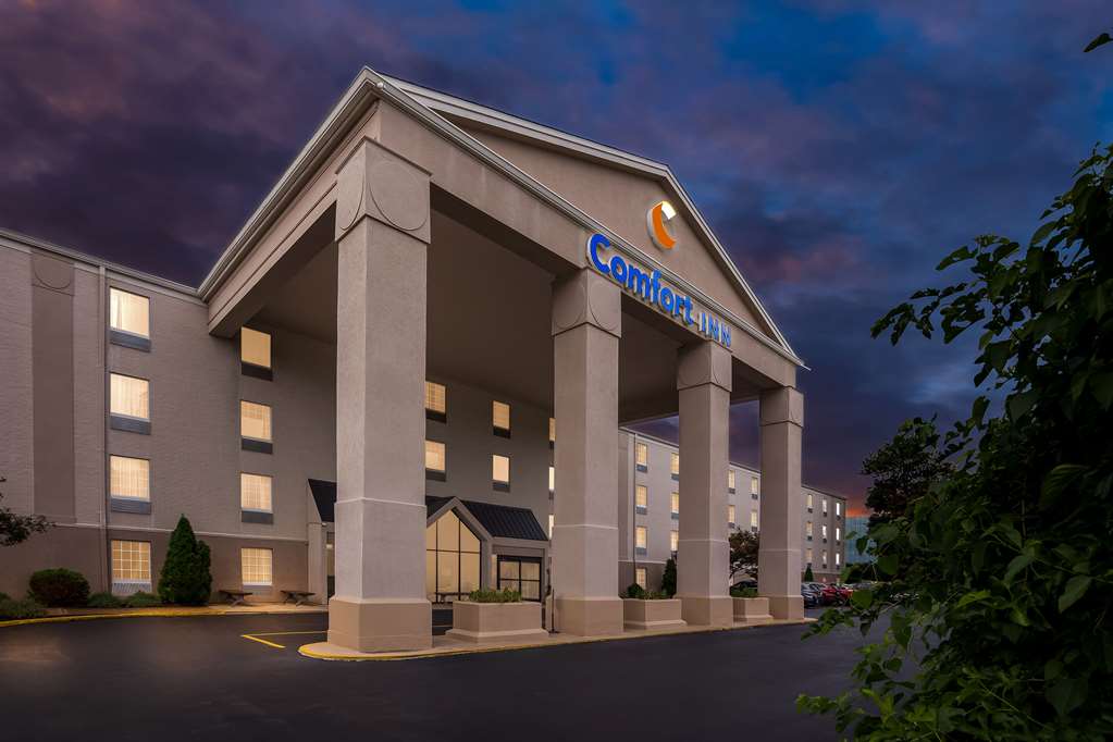 Comfort Inn St. Louis Westport Event Center - photo 3