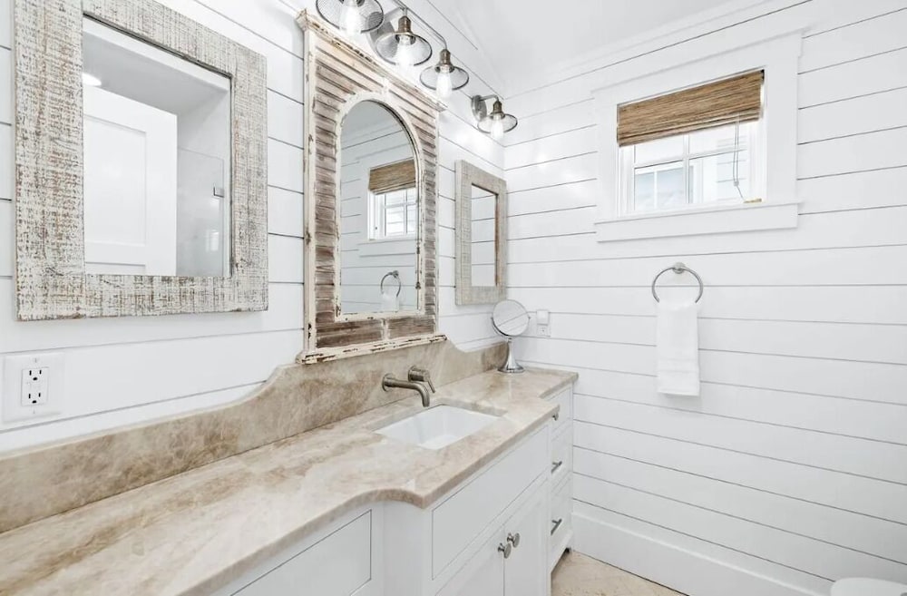 Sea Haven Coastal Views Family Retreat — Mccrae