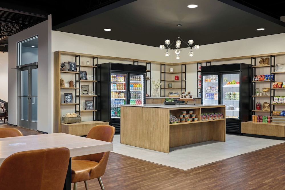 Delta Hotels by Marriott Milwaukee Northwest - photo 17