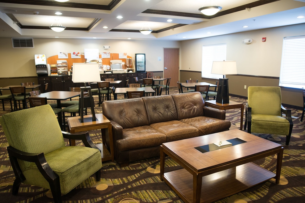 Holiday Inn Express Hotel & Suites Northwood by IHG - photo 43