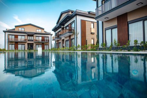First Class by Antalya Suites — 4-Star Luxury Hotel in Serik, Turkey