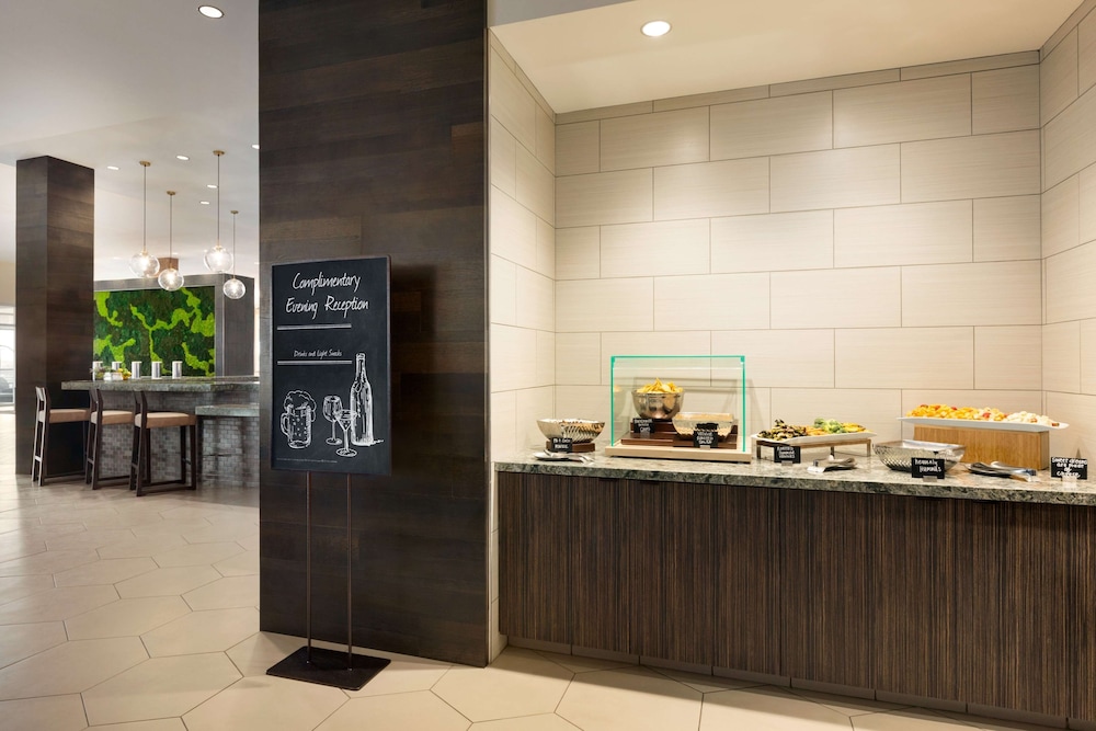 Embassy Suites by Hilton San Antonio Landmark - photo 6