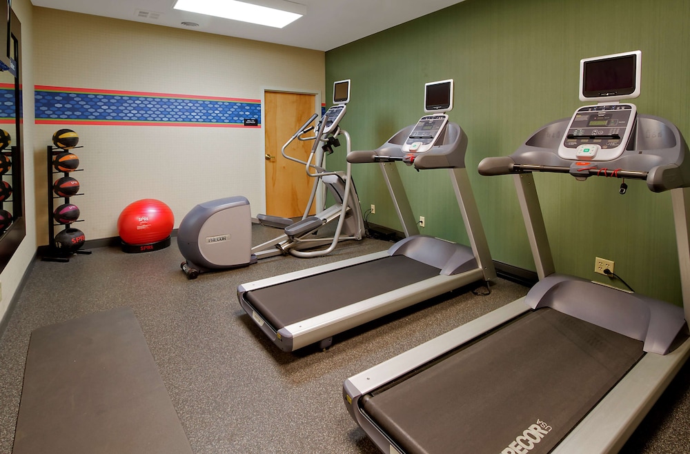 Hampton Inn & Suites Kalamazoo Oshtemo - photo 30