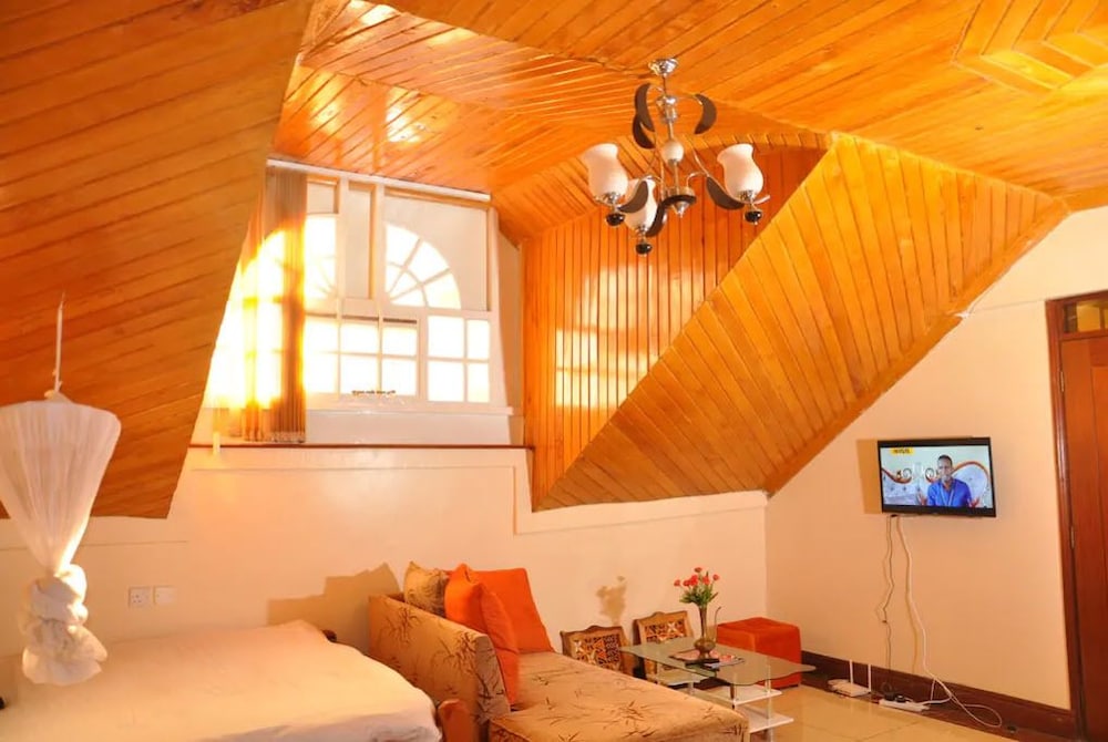Sherry Homes Tulia Studios