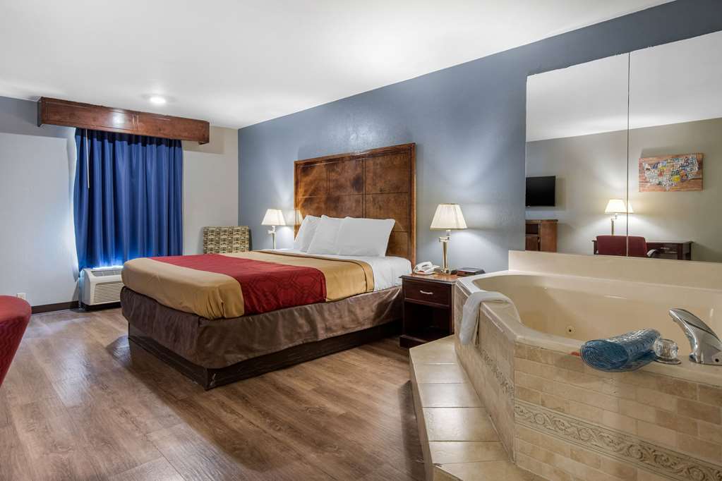 Econo Lodge Aiken Central - photo 20